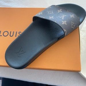 Louis Vuitton Waterfront Mules - Men Size 10